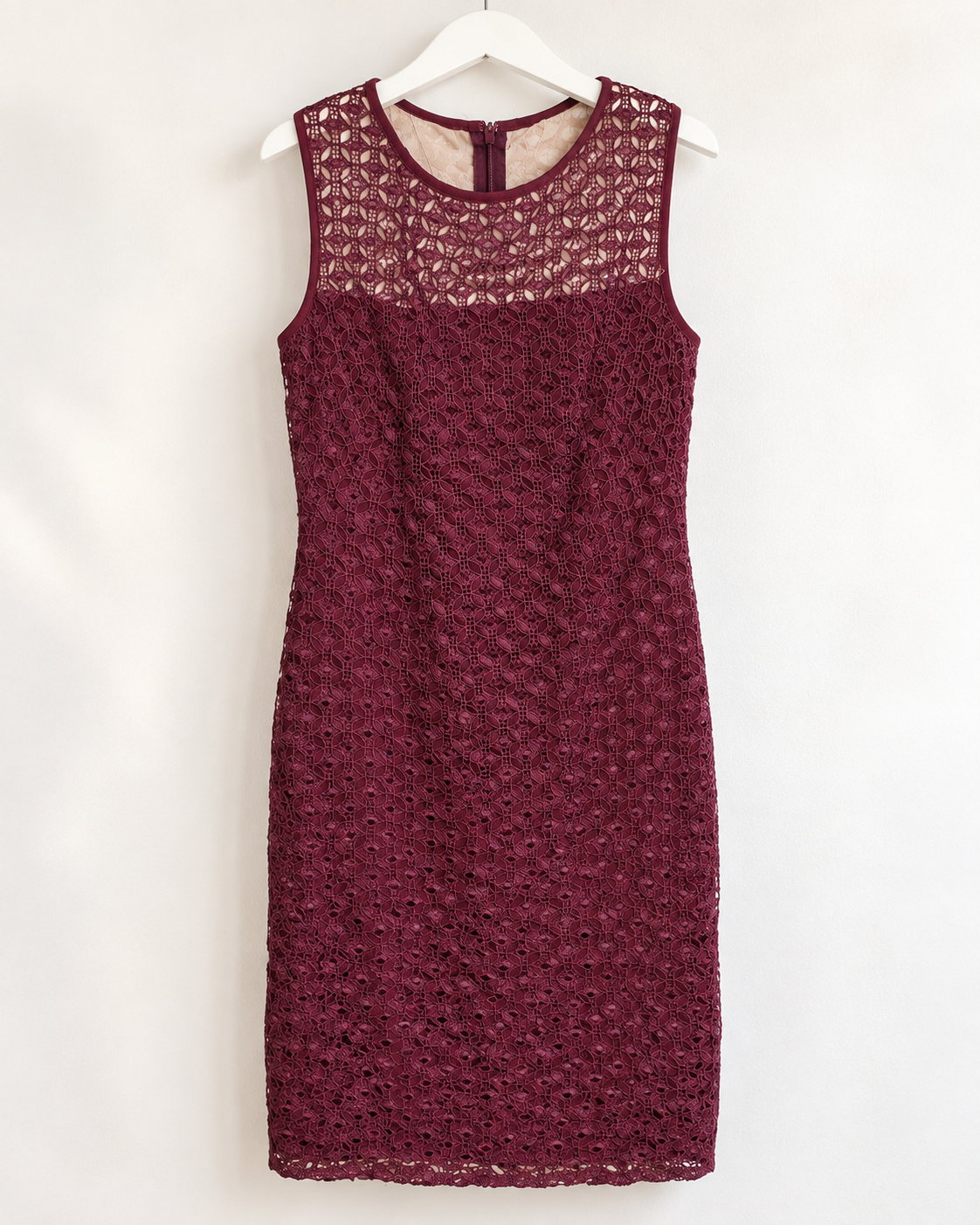 Segunda Mão | Vestido Lauren Ralph Lauren em Renda Bordô – Tamanho 4