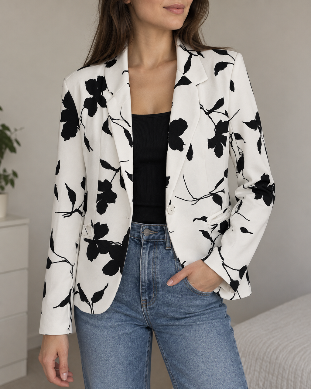Segunda Mão | Blazer Branco com Estampado Floral Preto – Tamanho S