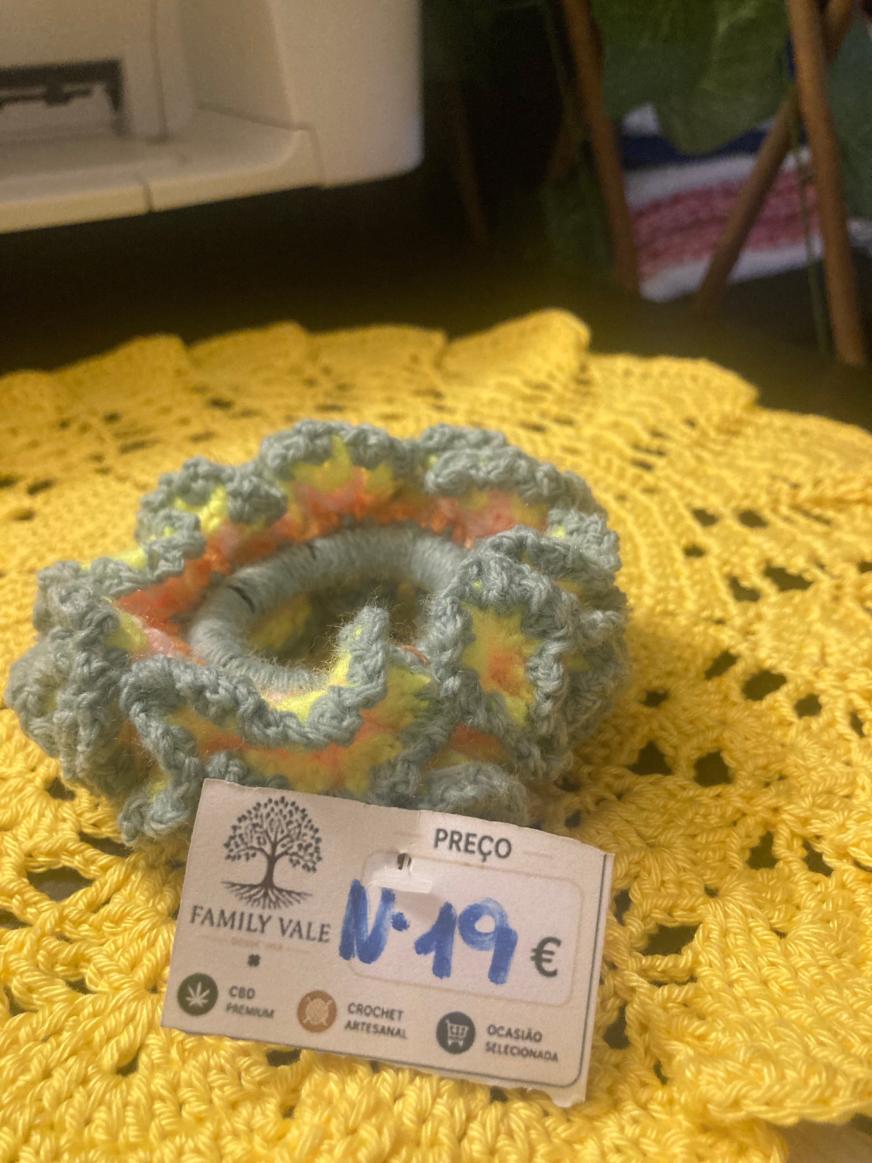 Chouchou de Crochet Artesanal – Adolescentes & Mulher