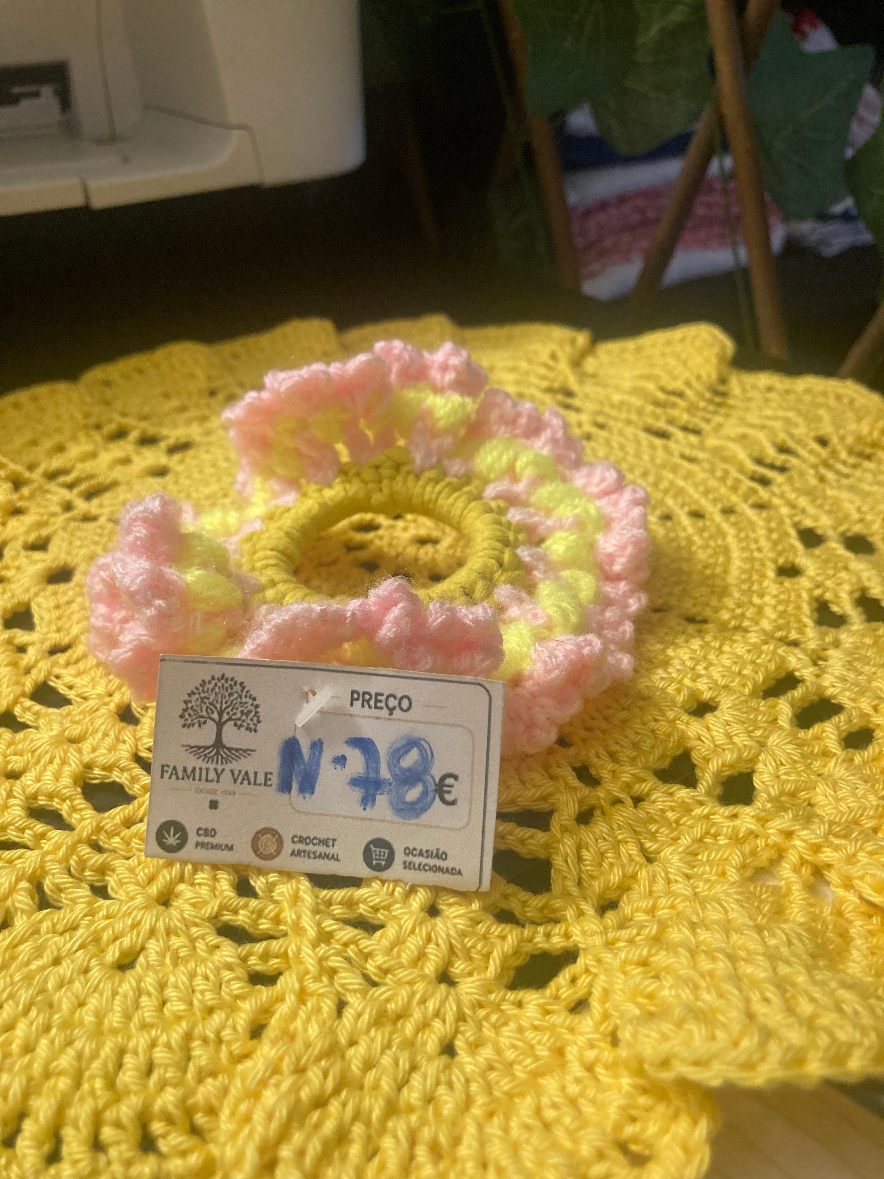 Chouchou de Crochet Artesanal – Adolescentes & Mulher