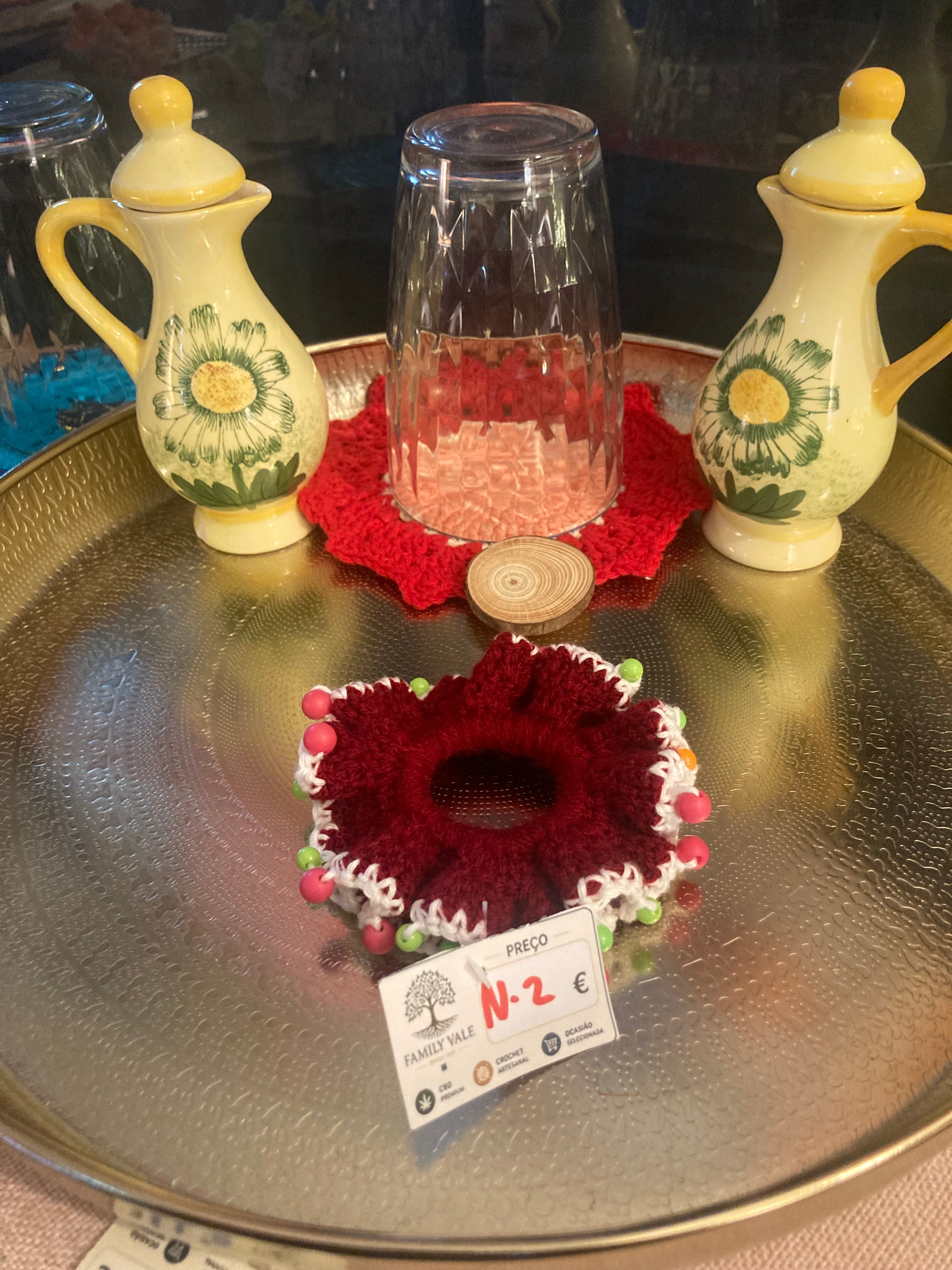 Chouchou de Crochet Artesanal – Adolescentes & Mulher com Pérolas