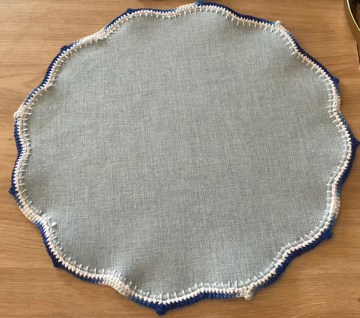 Set of Round Placemats x4 – Grey Fabric & Blue Crochet Border