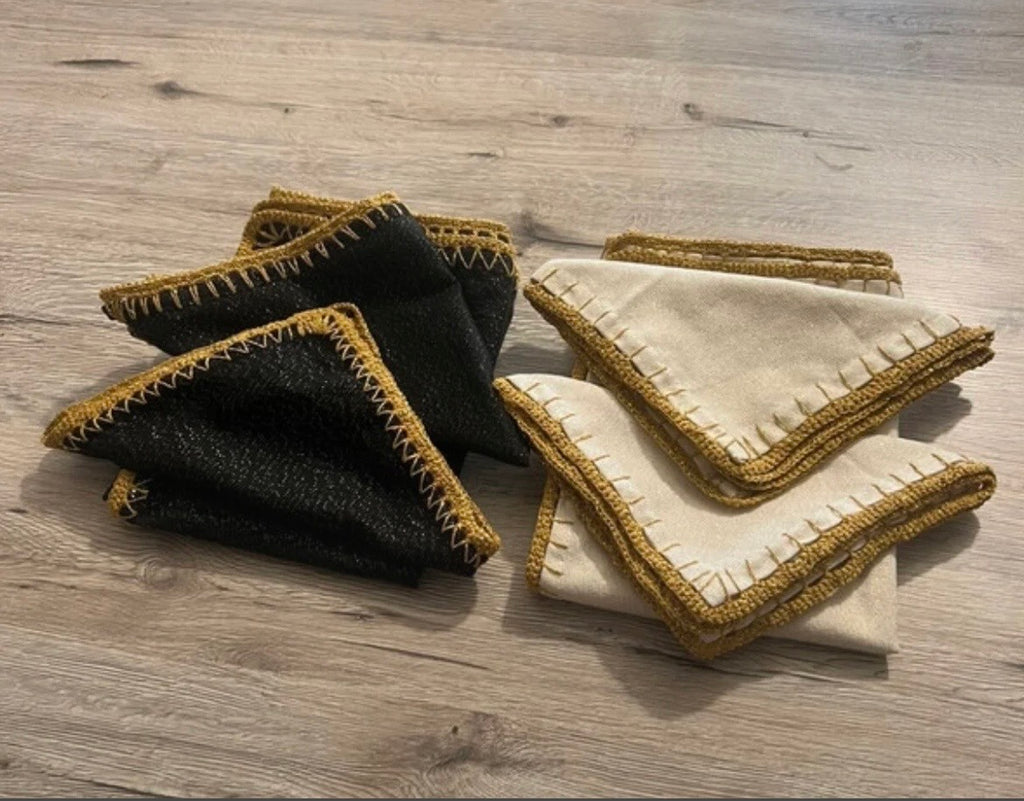 Set de Mesa Completo Feito à Mão – Branco & Ouro