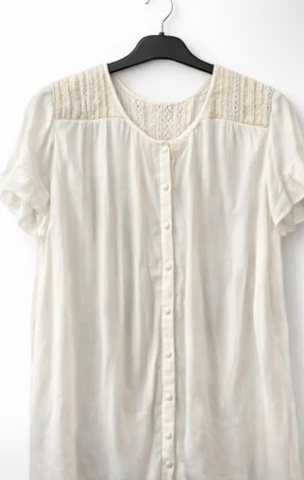 White Fluid Lace Blouse Un Jour Ailleurs – Size L