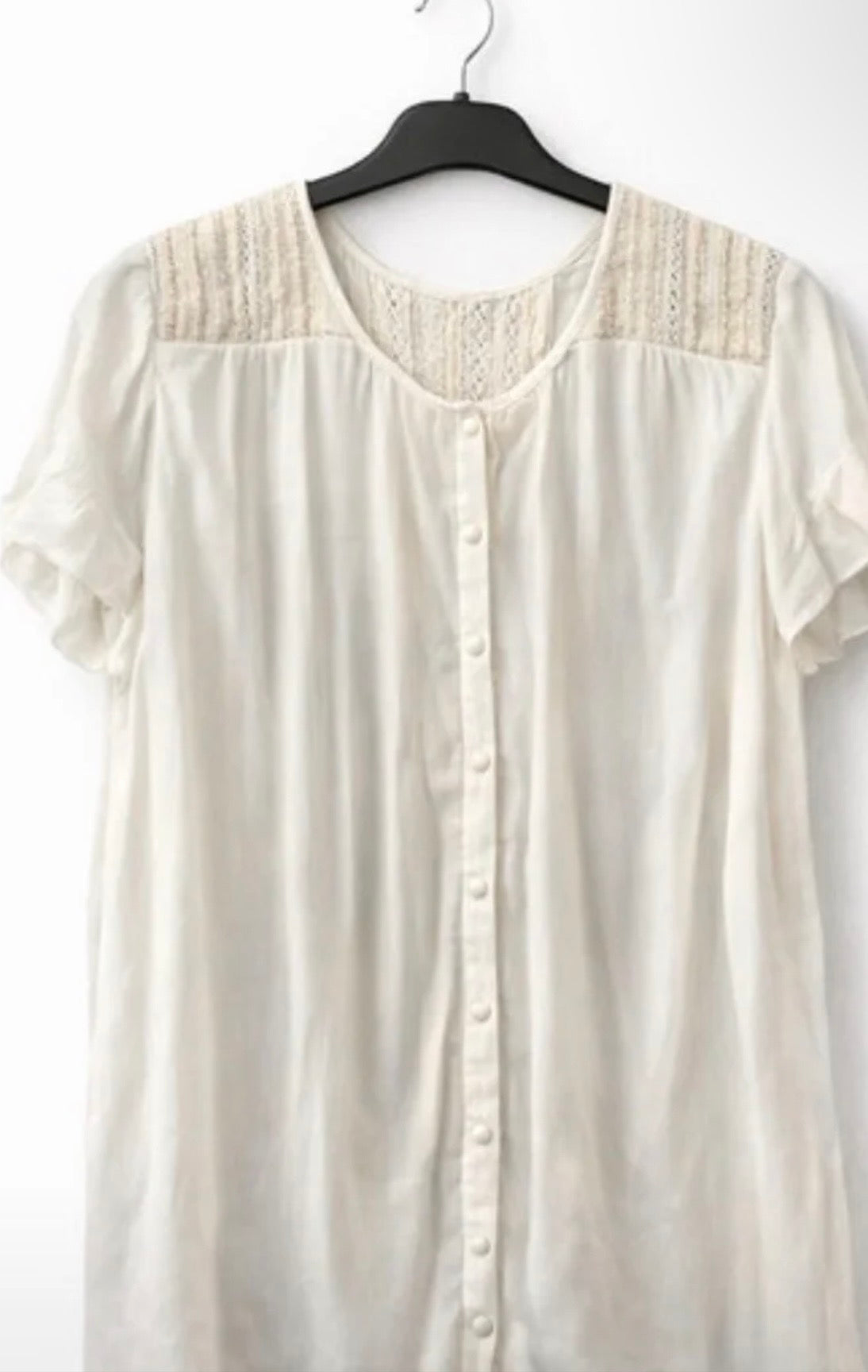 White Fluid Lace Blouse Un Jour Ailleurs – Size L