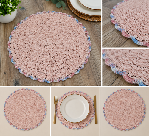 Montagem ilustrativa de base de mesa rosa pálido em croché de conchas e rebordo multicolor rosa e azul