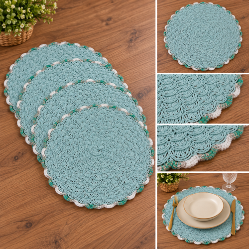 Montagem ilustrativa do conjunto de 4 bases de mesa de croché verde-água em ponto conchas e rebordo verde e branco